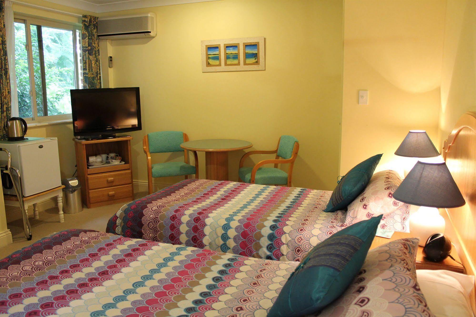Ruskin House Teluk Byron Bagian luar foto